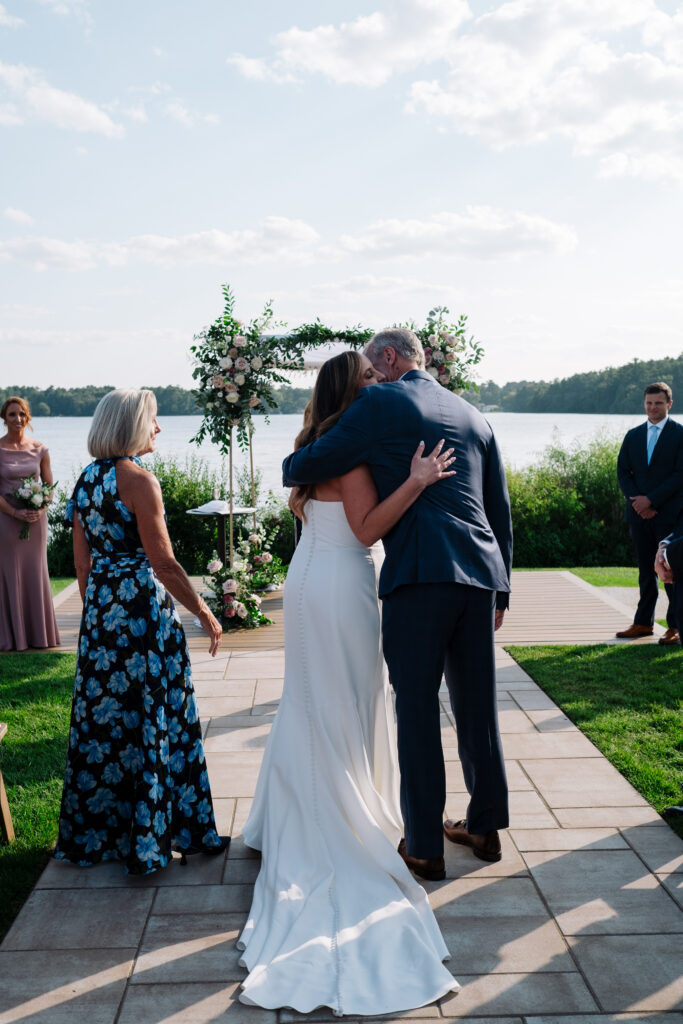 Summer wedding at the Lakehouse wedding venue