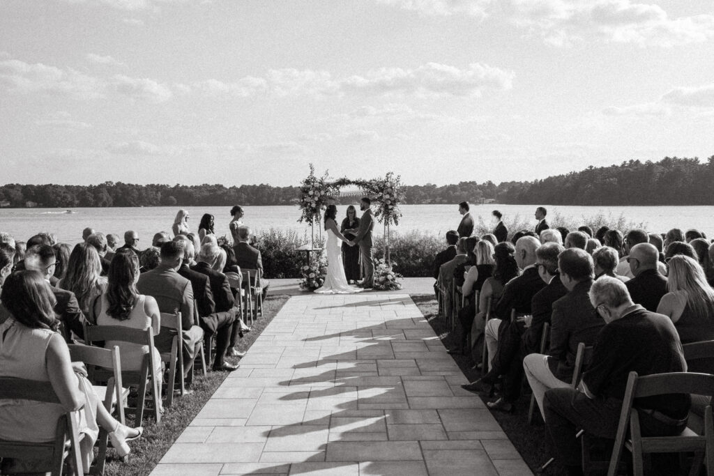 Summer wedding at the Lakehouse wedding venue