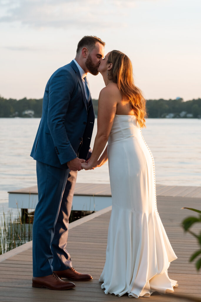 Summer wedding at the Lakehouse wedding venue