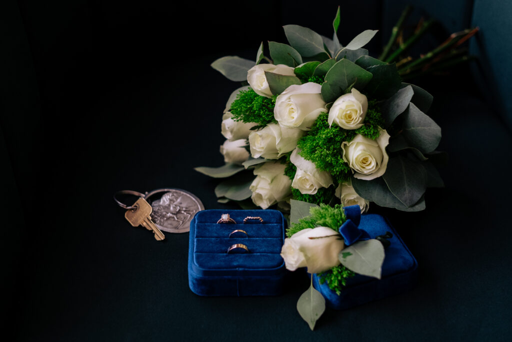 Winter florals for winter elopement in the White Mountains